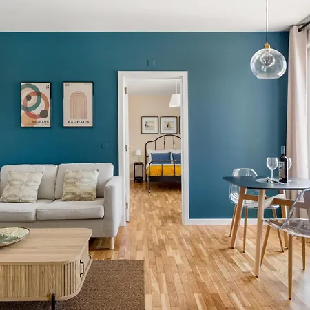 Executive Riverside *