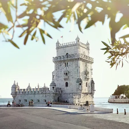 Executive Riverside 아파트